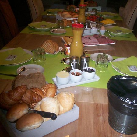 B&B Carpe Diem Maaseik Esterno foto